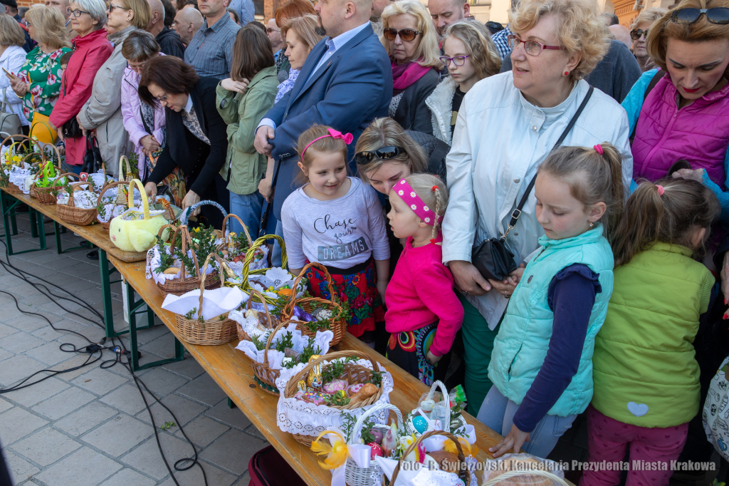 bs-kwietnia 20, 2019-img_5596.jpg-Święcenie,Wielkanoc,Majchrowski  Autor: B. Świerzowski