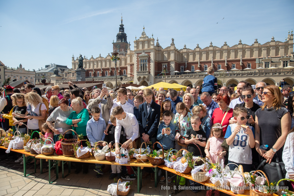 bs-kwietnia 20, 2019-img_5783.jpg-Święcenie,Wielkanoc,Majchrowski  Autor: B. Świerzowski