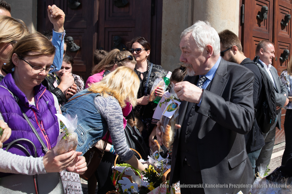 bs-kwietnia 20, 2019-img_5791.jpg-Święcenie,Wielkanoc,Majchrowski  Autor: B. Świerzowski