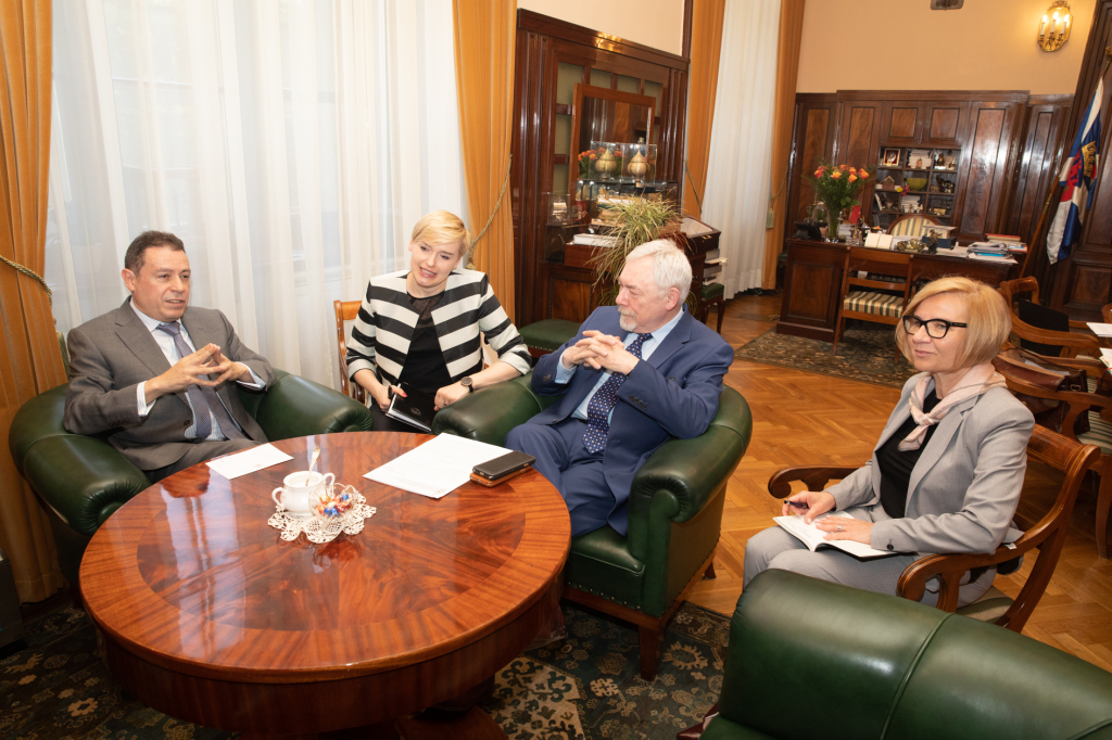 bs_190426_6186.jpg-Ambasador Hiszpanii,Majchrowski,Spotkanie  Autor: B. Świerzowski