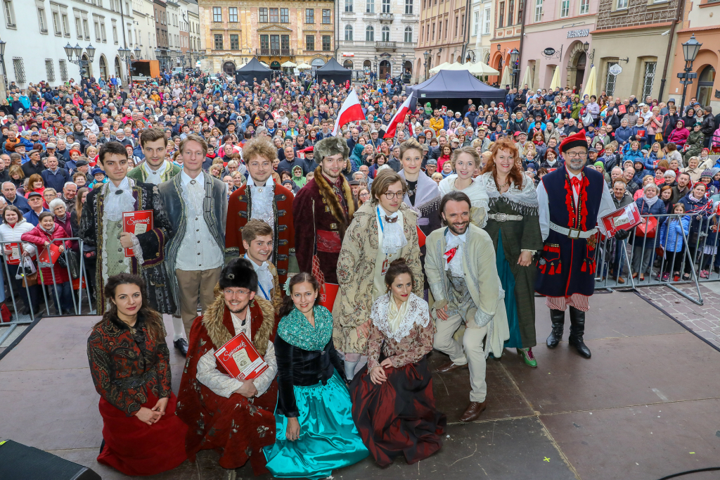 bs-maja 03, 2019-img_7991.jpg-Lekcja Śpiewania,3 Maja,Mały Rynek  Autor: B. Świerzowski