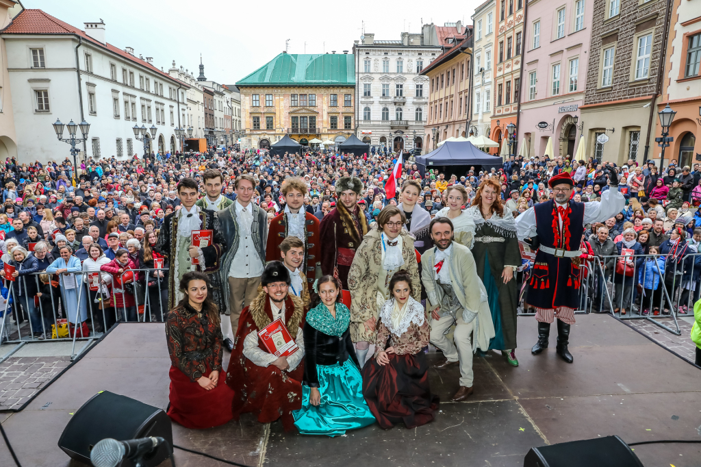 bs-maja 03, 2019-img_7998.jpg-Lekcja Śpiewania,3 Maja,Mały Rynek  Autor: B. Świerzowski