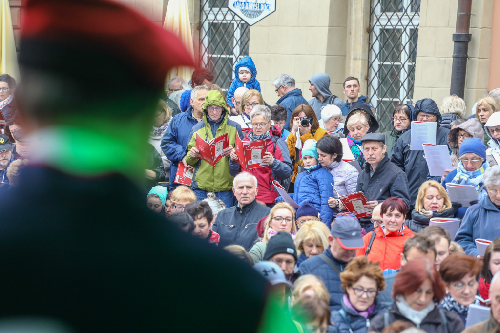 bs-maja 03, 2019-img_8054.jpg-Lekcja Śpiewania,3 Maja,Mały Rynek  Autor: B. Świerzowski