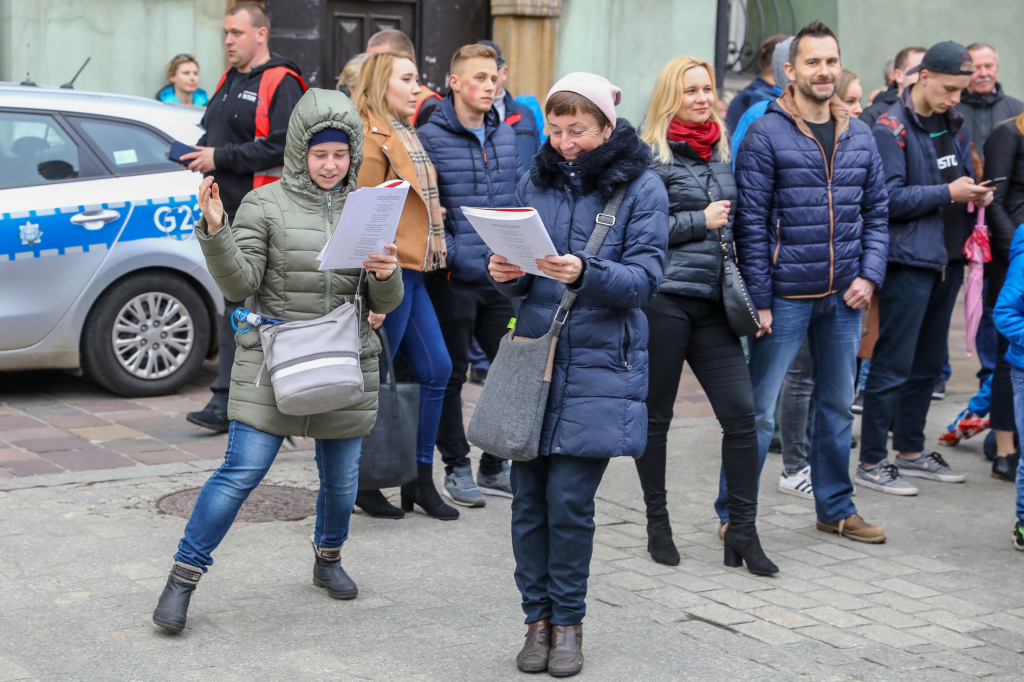 bs-maja 03, 2019-img_8260.jpg-Lekcja Śpiewania,3 Maja,Mały Rynek  Autor: B. Świerzowski