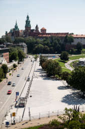 jg_042419_202a8163.jpg-plac Wielkiej Armii Napoleona u podnóża Wawelu