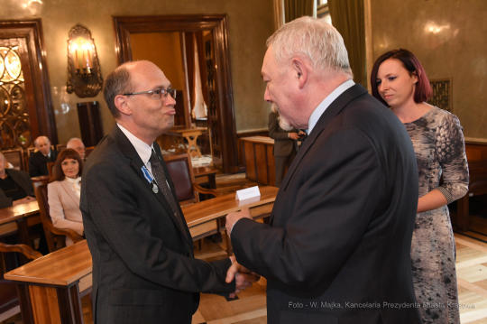 dsc_1291 copy07.jpg-Honoris Gratia