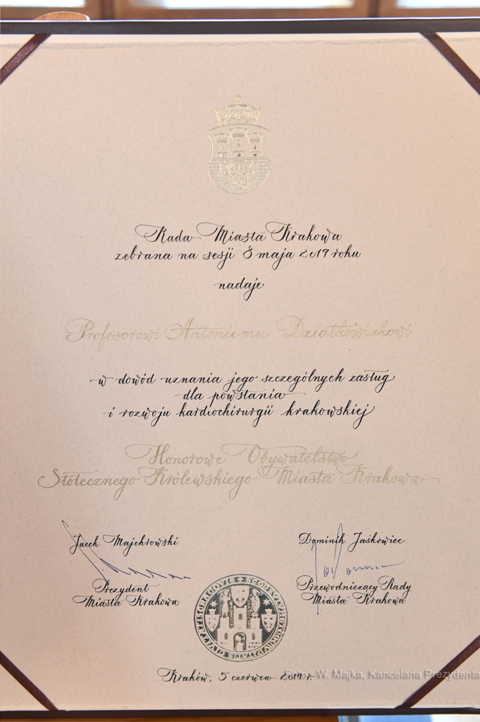 dsc_3137 copy01.jpg-Honorowego Obywatela prof. Antoniemu Dziatkow  Autor: W. Majka