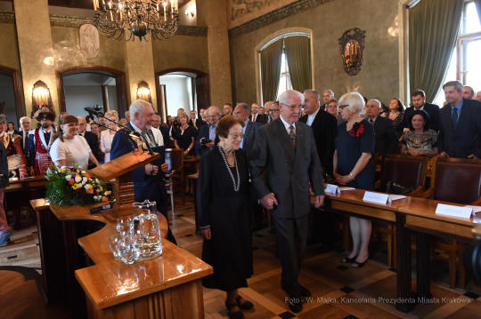 dsc_3164 copy04.jpg-Honorowego Obywatela prof. Antoniemu Dziatkow