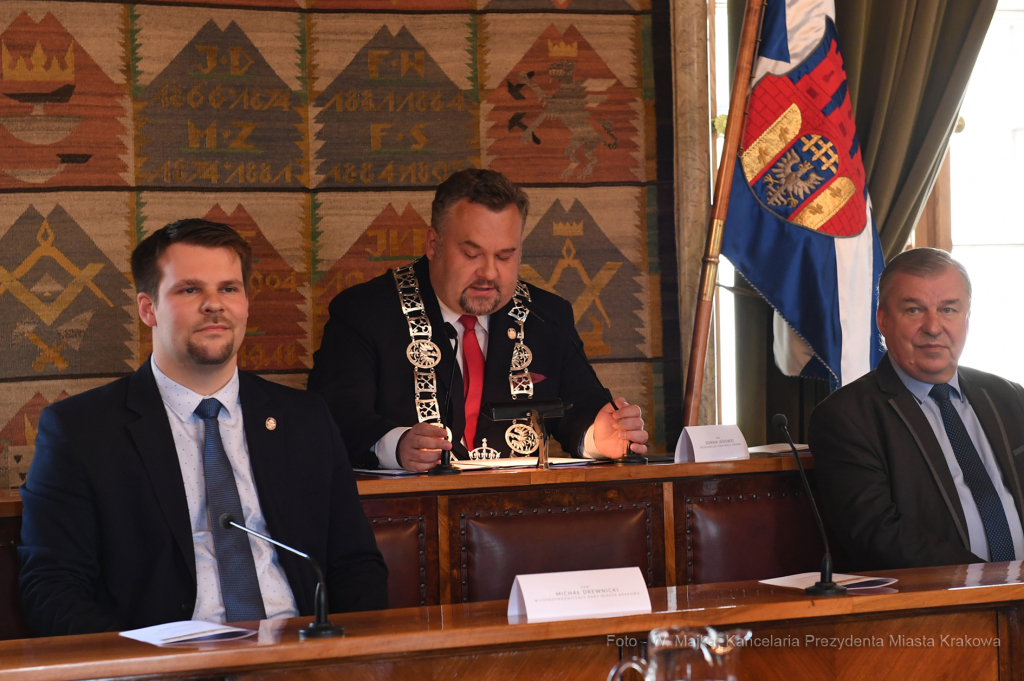 dsc_3193 copy08.jpg-Honorowego Obywatela prof. Antoniemu Dziatkow  Autor: W. Majka