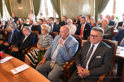 dsc_3197 copy09.jpg-Honorowego Obywatela prof. Antoniemu Dziatkow