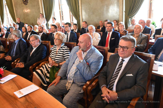 dsc_3197 copy09.jpg-Honorowego Obywatela prof. Antoniemu Dziatkow