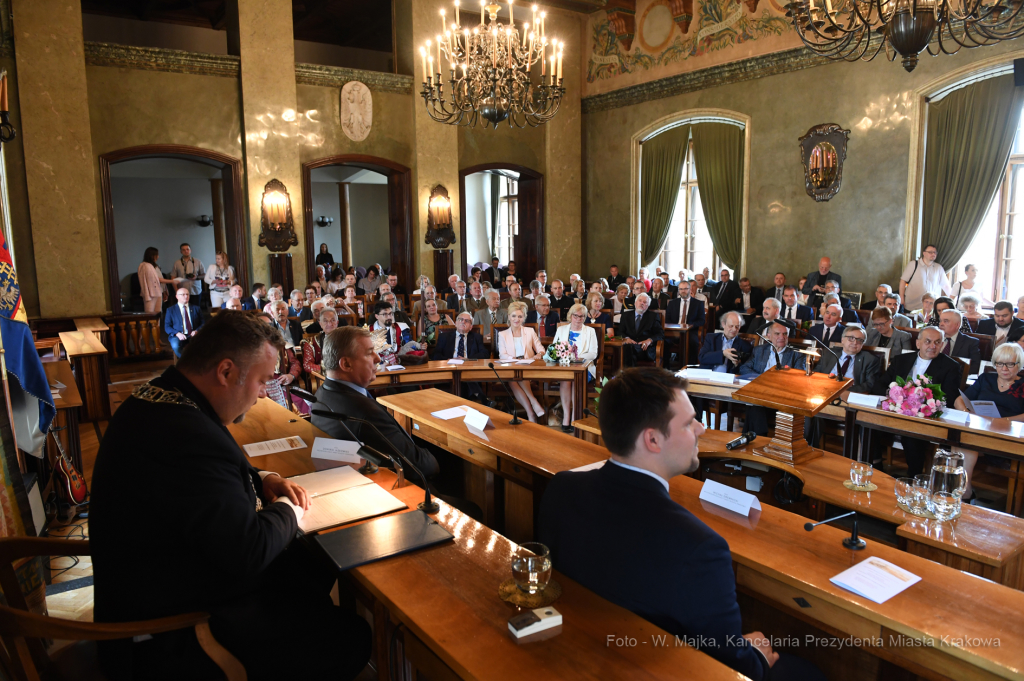 dsc_3210 copy11.jpg-Honorowego Obywatela prof. Antoniemu Dziatkow  Autor: W. Majka