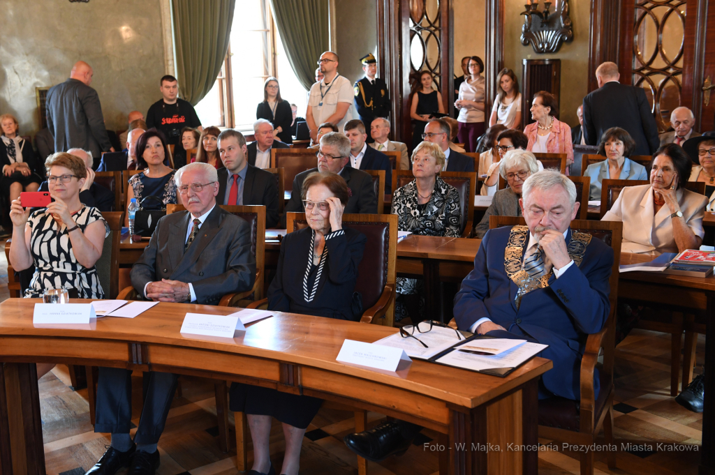 dsc_3215 copy12.jpg-Honorowego Obywatela prof. Antoniemu Dziatkow  Autor: W. Majka