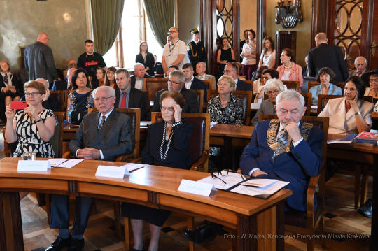 dsc_3215 copy12.jpg-Honorowego Obywatela prof. Antoniemu Dziatkow