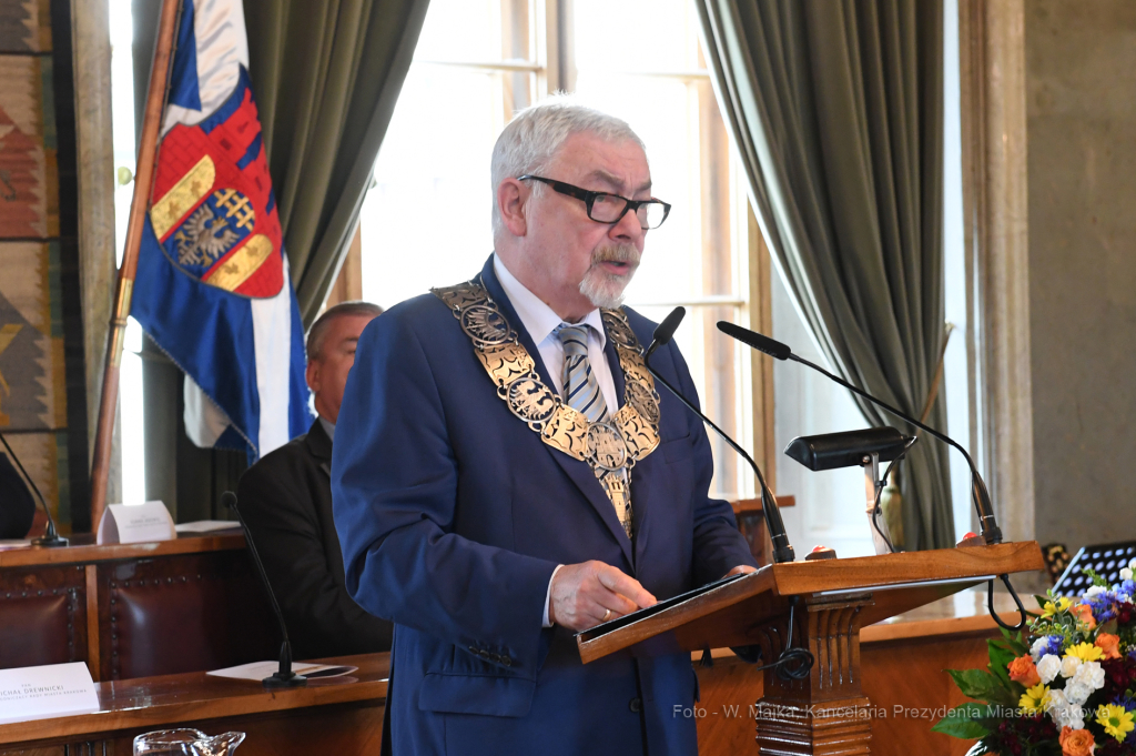 dsc_3221 copy13.jpg-Honorowego Obywatela prof. Antoniemu Dziatkow  Autor: W. Majka