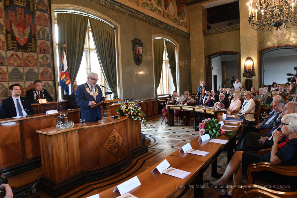 dsc_3225 copy14.jpg-Honorowego Obywatela prof. Antoniemu Dziatkow  Autor: W. Majka