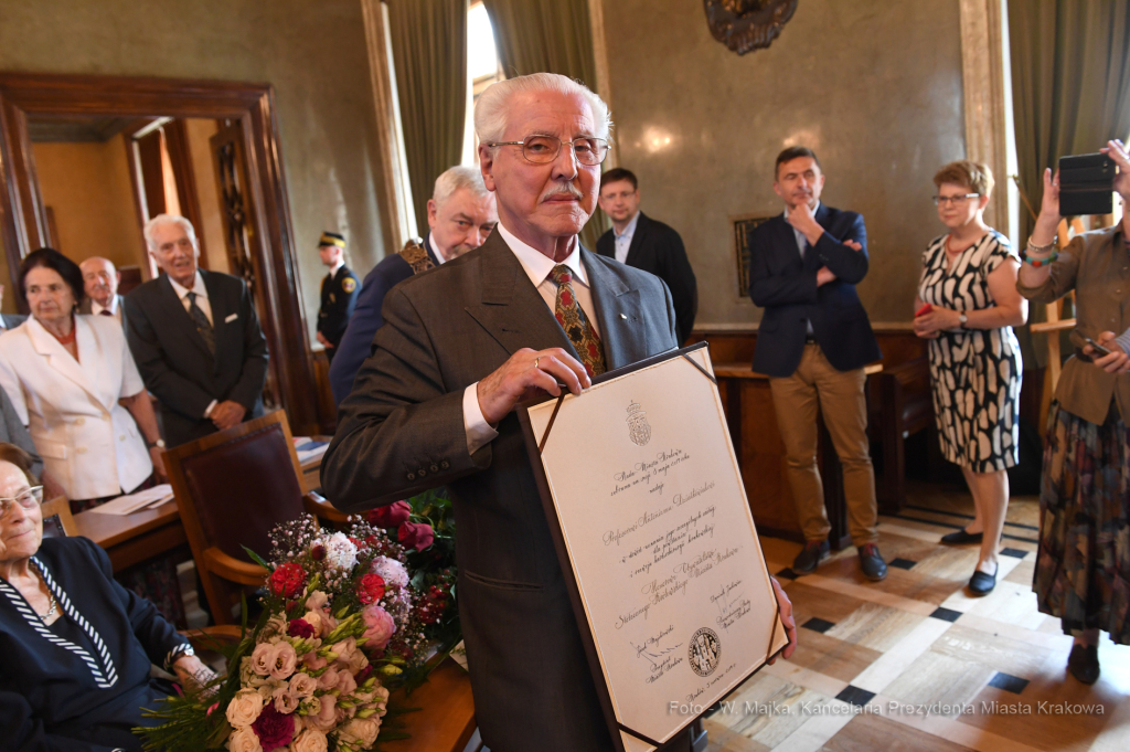 dsc_3261 copy20.jpg-Honorowego Obywatela prof. Antoniemu Dziatkow  Autor: W. Majka