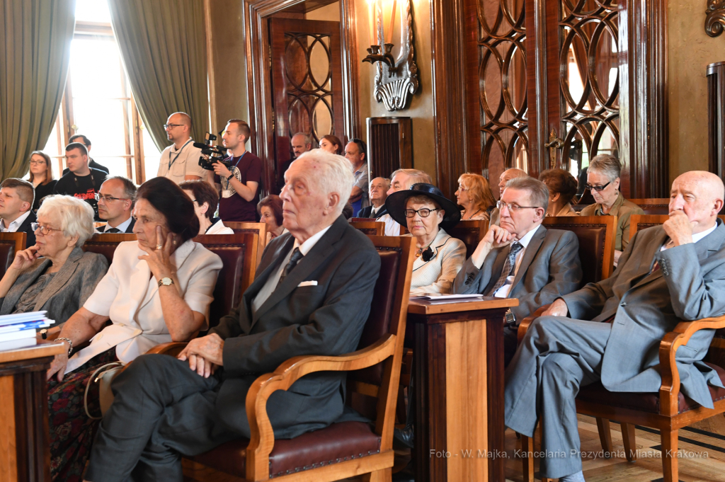 dsc_3301 copy25.jpg-Honorowego Obywatela prof. Antoniemu Dziatkow  Autor: W. Majka