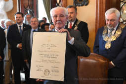 dsc_3347 copy30.jpg-Honorowego Obywatela prof. Antoniemu Dziatkow