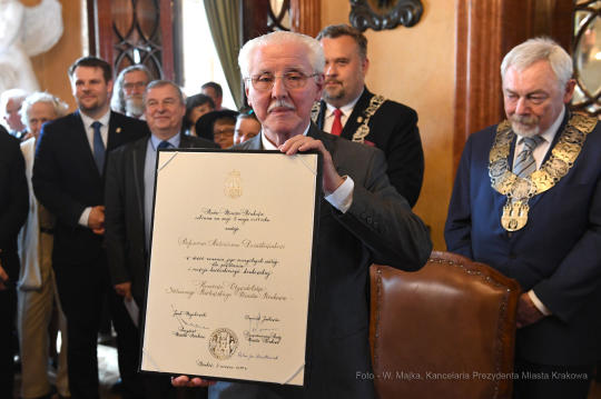 dsc_3347 copy30.jpg-Honorowego Obywatela prof. Antoniemu Dziatkow