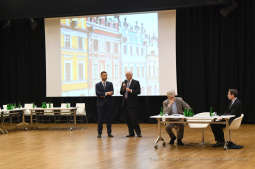 dsc_2616 copy04.jpg-Okrągły stół  - OWHC