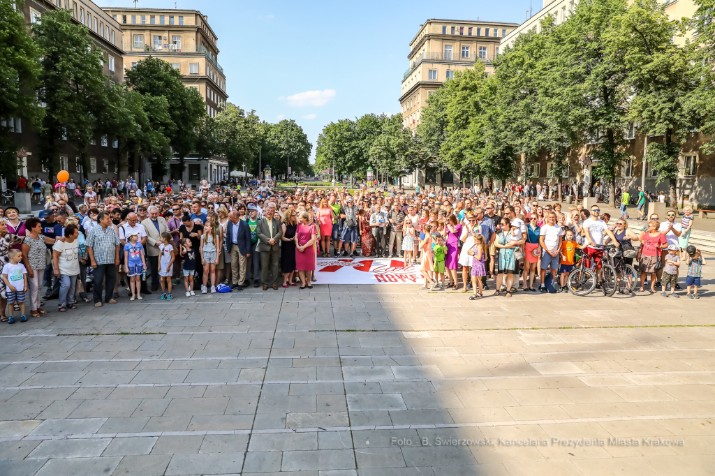bs-czerwca 09, 2019-img_8156.jpg-Wspólne zdjęcie,Nowa Huta,70 lat,Majchrowski  Autor: B. Świerzowski
