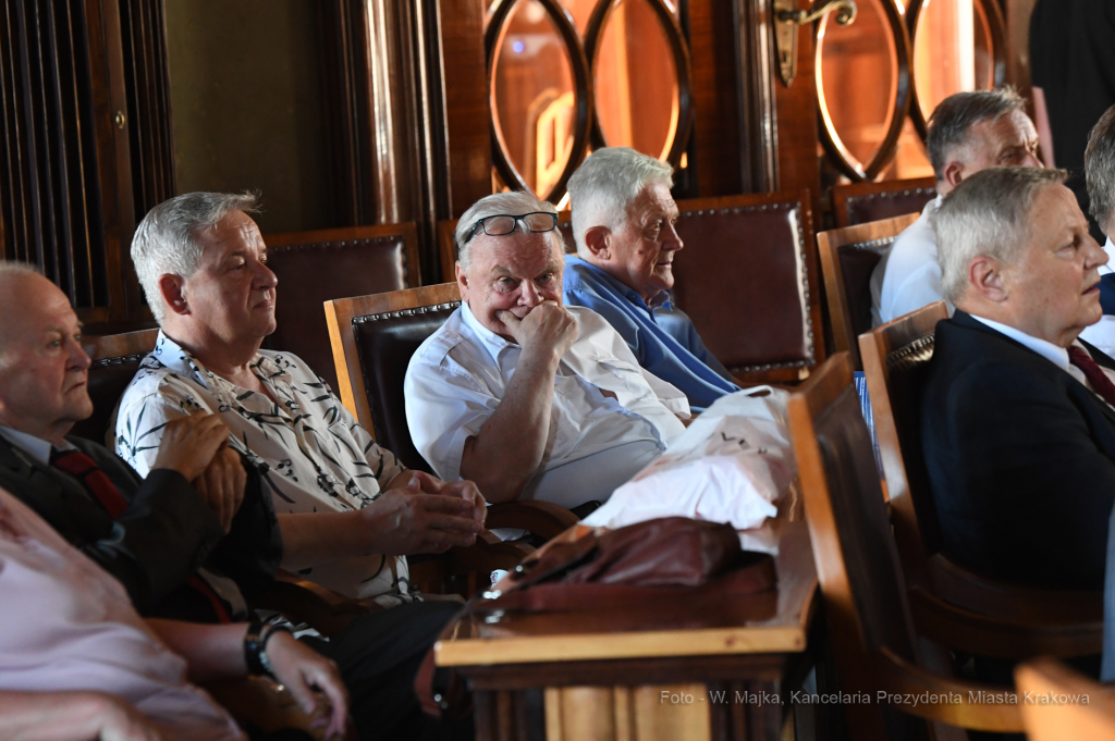 dsc_4834 copy04.jpg-Pióro Businessu  Autor: W. Majka