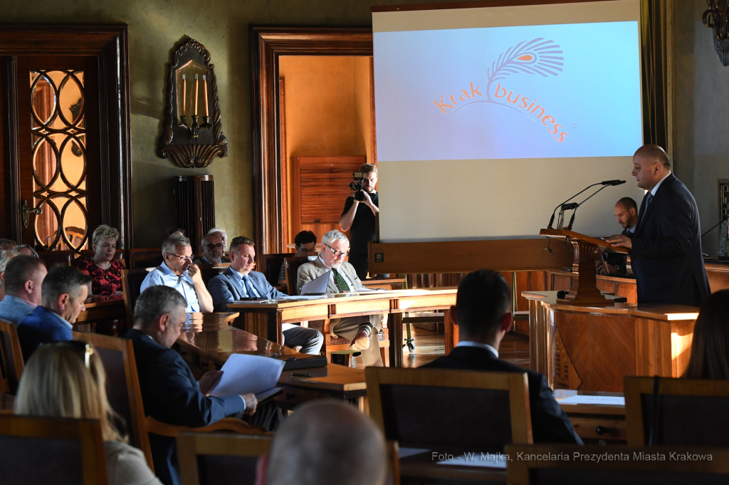 dsc_4849 copy06.jpg-Pióro Businessu  Autor: W. Majka