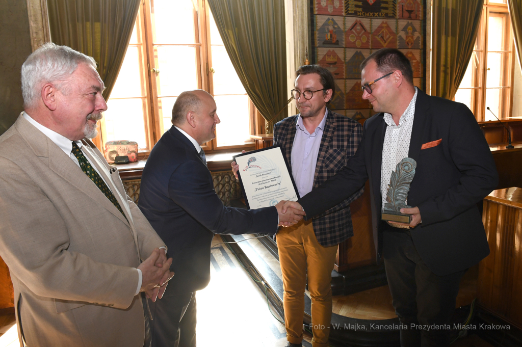 dsc_4893 copy15.jpg-Pióro Businessu  Autor: W. Majka