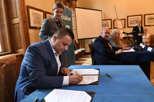 dsc_6308 copy06.jpg-porozumienia Krakowską Kongregacją Kupiecką