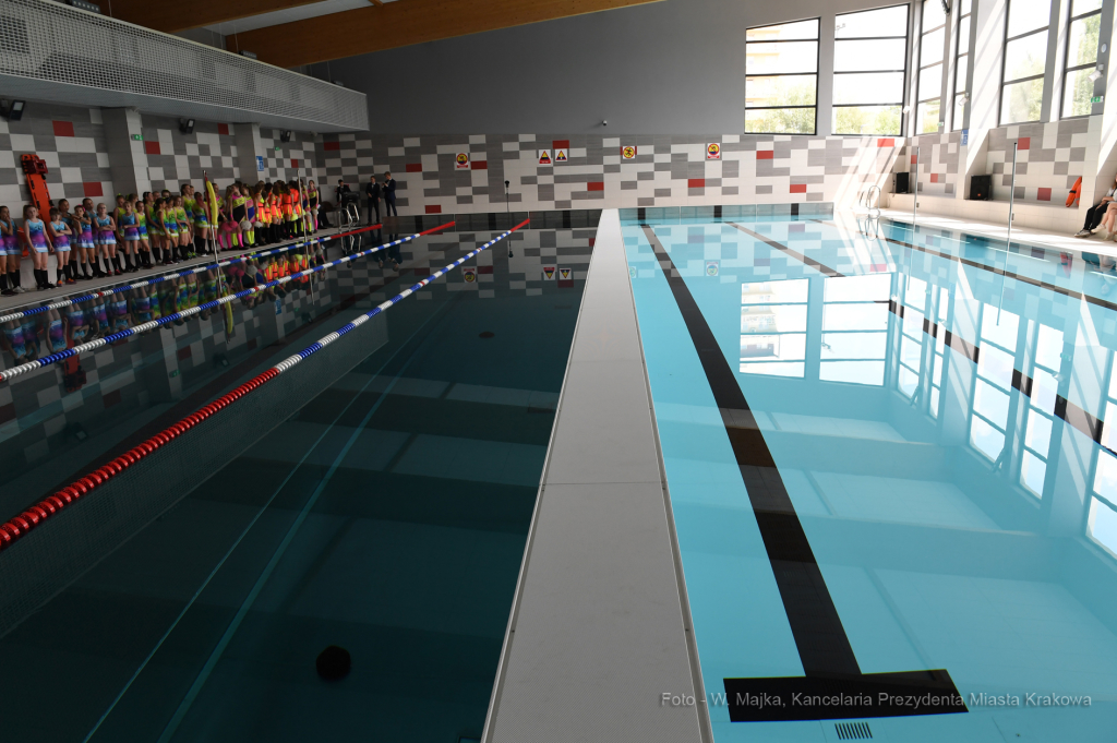 dsc_6428 copy01.jpg-Otwarcie krytej pływalni  Autor: W. Majka