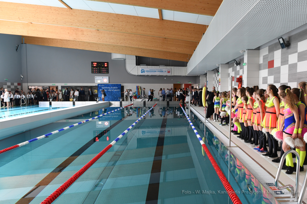 dsc_6438 copy03.jpg-Otwarcie krytej pływalni  Autor: W. Majka