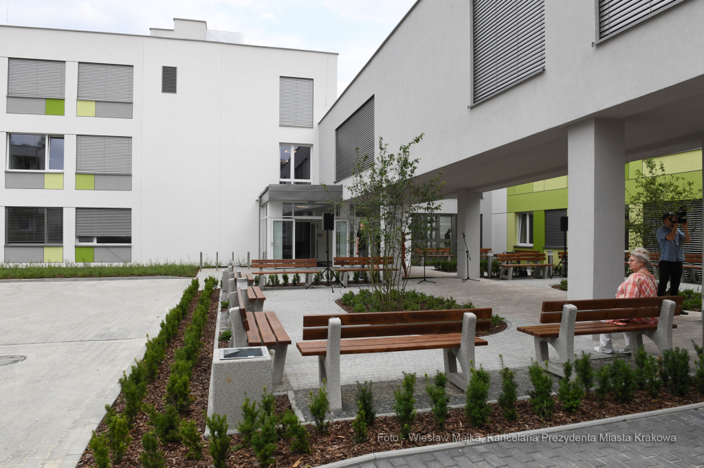 dsc_912202.jpg-Otwarcie Pawilonu nr 5 w Miejskim Centrum Opieki dla Osób Starszych  Autor: W. Majka