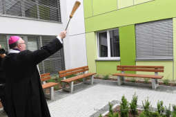 dsc_916709.jpg-Otwarcie Pawilonu nr 5 w Miejskim Centrum Opieki dla Osób Starszych