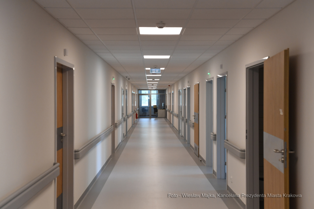 dsc_918012.jpg-Otwarcie Pawilonu nr 5 w Miejskim Centrum Opieki dla Osób Starszych  Autor: W. Majka