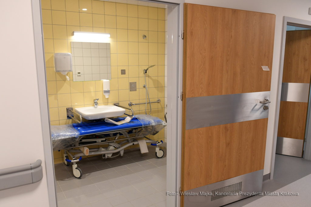 dsc_918213.jpg-Otwarcie Pawilonu nr 5 w Miejskim Centrum Opieki dla Osób Starszych  Autor: W. Majka