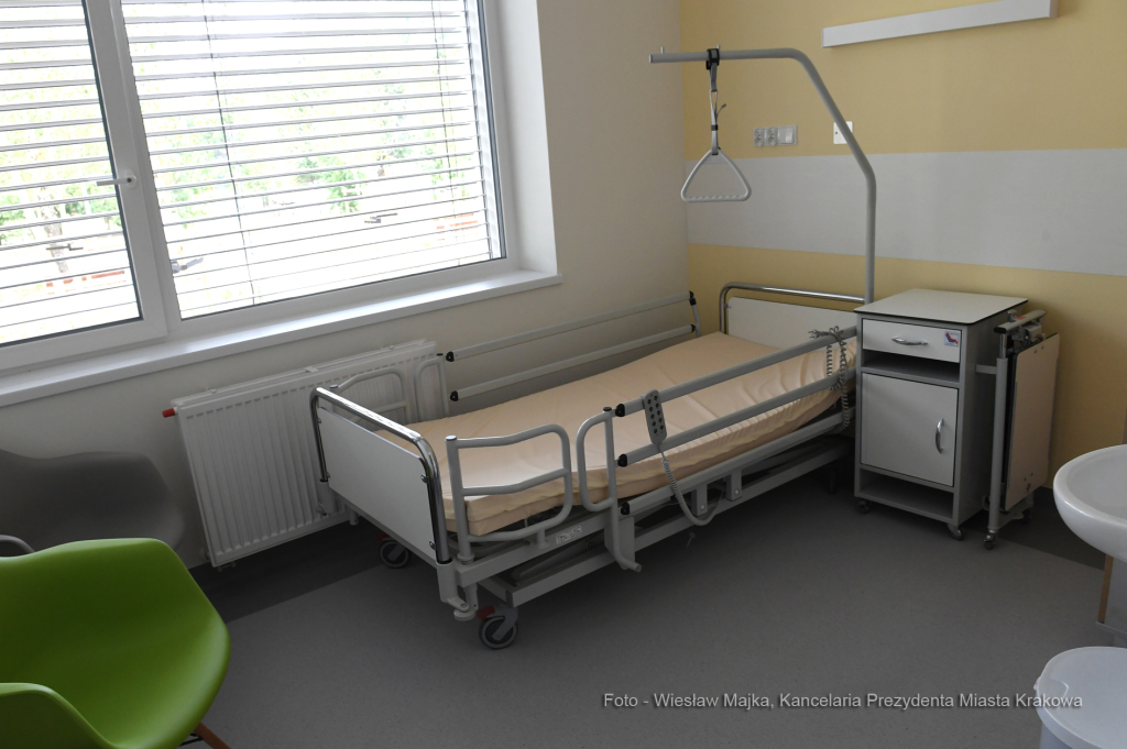 dsc_918314.jpg-Otwarcie Pawilonu nr 5 w Miejskim Centrum Opieki dla Osób Starszych  Autor: W. Majka