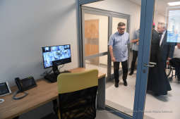 dsc_918816.jpg-Otwarcie Pawilonu nr 5 w Miejskim Centrum Opieki dla Osób Starszych