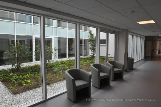 dsc_920019.jpg-Otwarcie Pawilonu nr 5 w Miejskim Centrum Opieki dla Osób Starszych