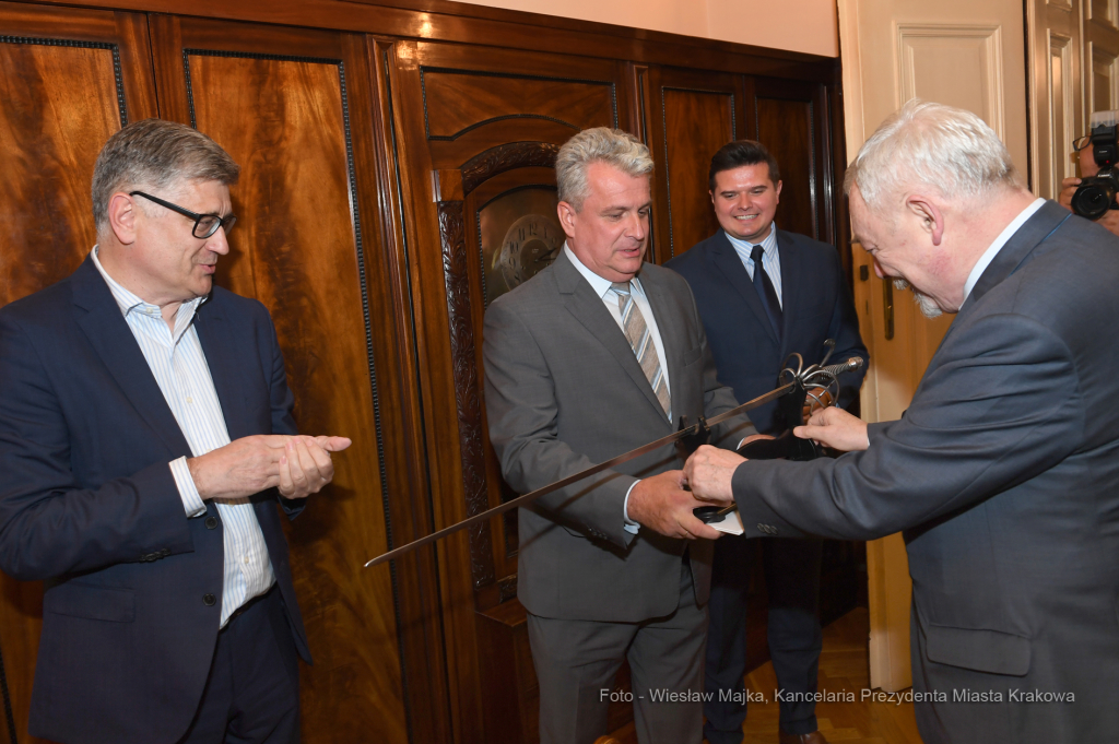 dsc_057703.jpg-Spotkanie ze szpadzistkami, złotymi medalistkami Mistrzostw Europy  Autor: W. Majka