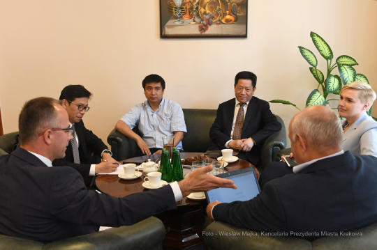 dsc_1060 copy01.jpg-Dystrykt Minhang