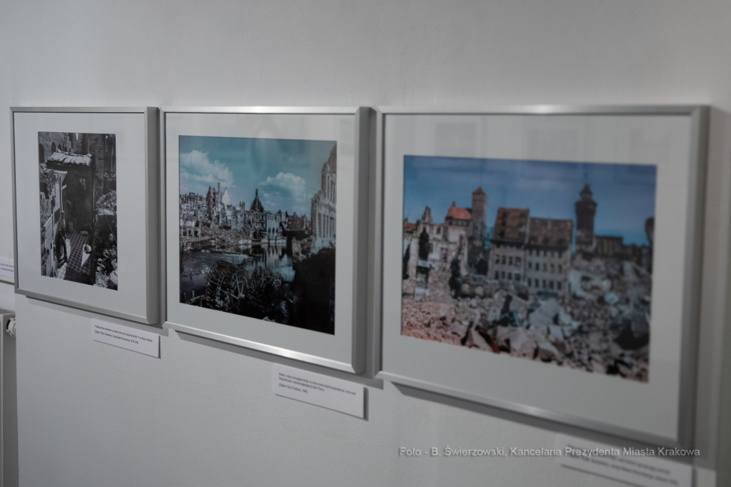 bs-lipca 26, 2019-img_8024.jpg-Norymberga,Wystawa,Kraków  Autor: B. Świerzowski