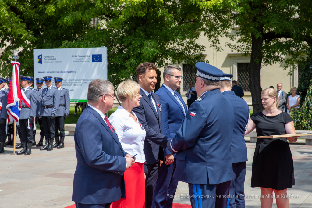 bs_190728_8797.jpg-Święto Policji,Majchrowski,Nagroda  Autor: B. Świerzowski