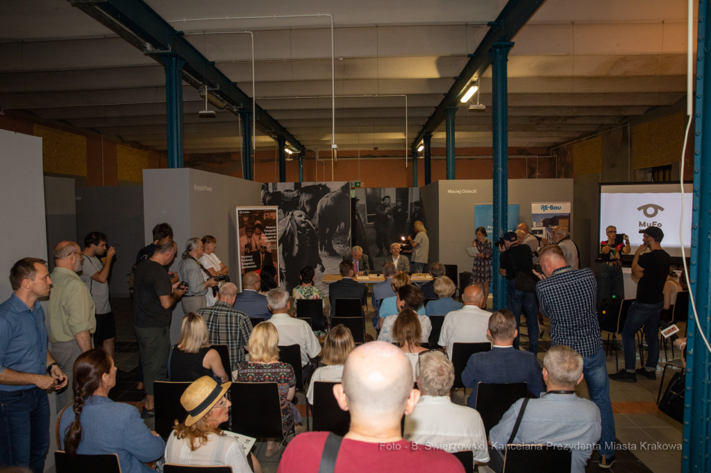 bs_190730_9550.jpg-Muzeum Historii Fotografii,Majchrowski,Świca  Autor: B. Świerzowski