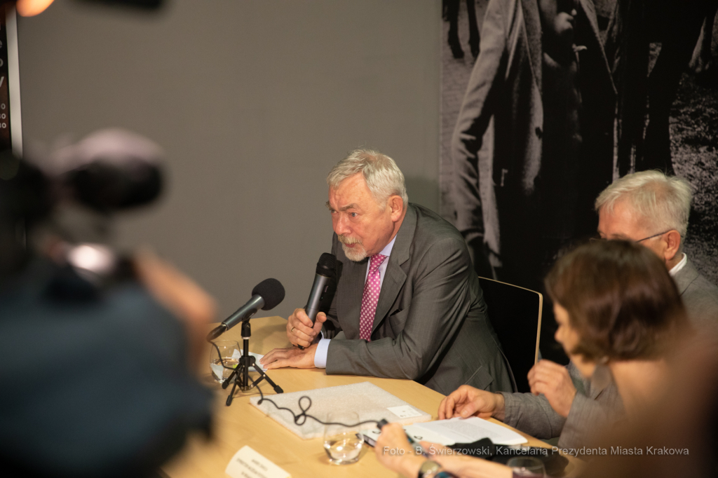 bs_190730_9557.jpg-Muzeum Historii Fotografii,Majchrowski,Świca  Autor: B. Świerzowski