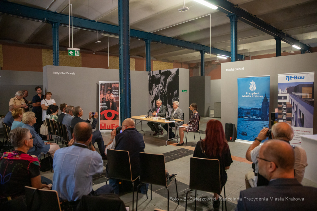 bs_190730_9582.jpg-Muzeum Historii Fotografii,Majchrowski,Świca  Autor: B. Świerzowski