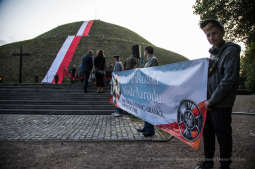 bs_190804_5371.jpg-Capstrzyk,Kopiec Piłsudskiego,Frankiewicz