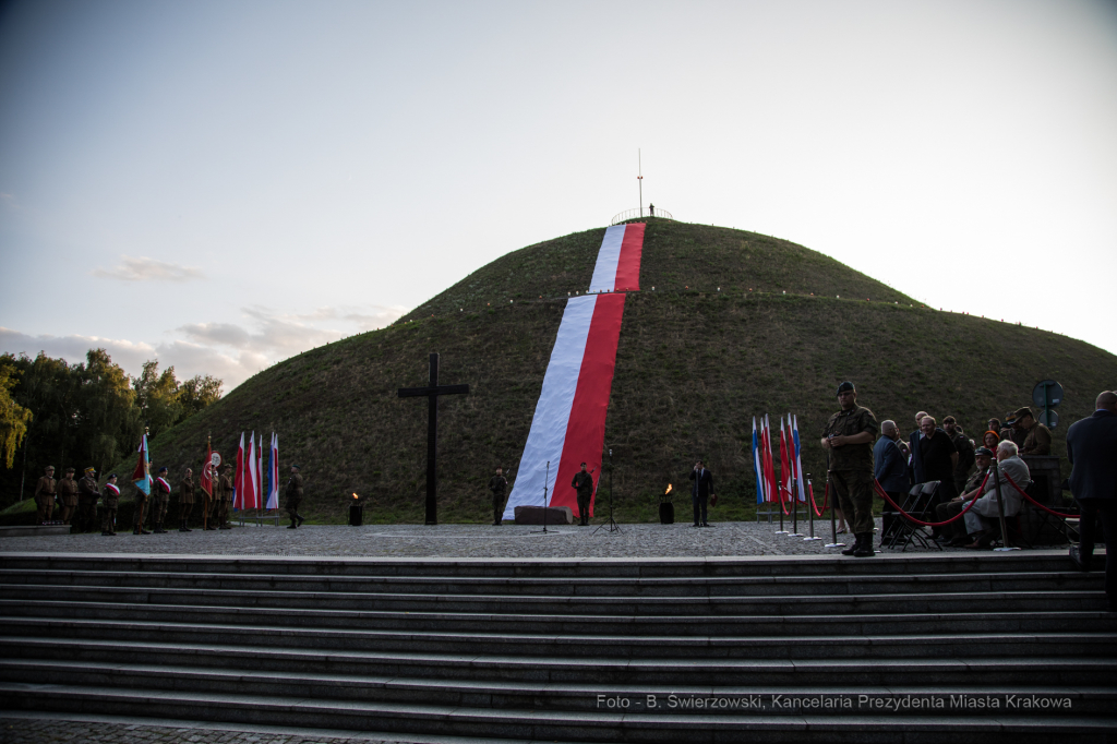 bs_190804_5374.jpg-Capstrzyk,Kopiec Piłsudskiego,Frankiewicz  Autor: B. Świerzowski