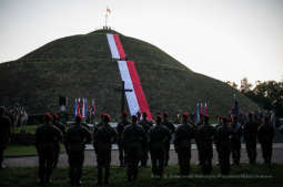 bs_190804_5397.jpg-Capstrzyk,Kopiec Piłsudskiego,Frankiewicz