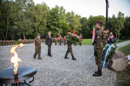 bs_190804_5485.jpg-Capstrzyk,Kopiec Piłsudskiego,Frankiewicz